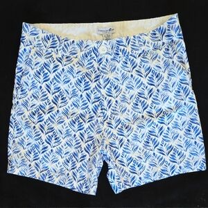 Caribbean Joe Blue and White Flat Front Shorts
